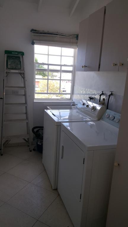 Worthing Beach Apartments Bridgetown Zewnętrze zdjęcie